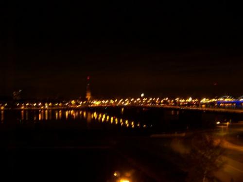 Rigaer Bruecken bei Nacht (100_0332.JPG) wird geladen. Eindrucksvolle Fotos aus Lettland erwarten Sie.